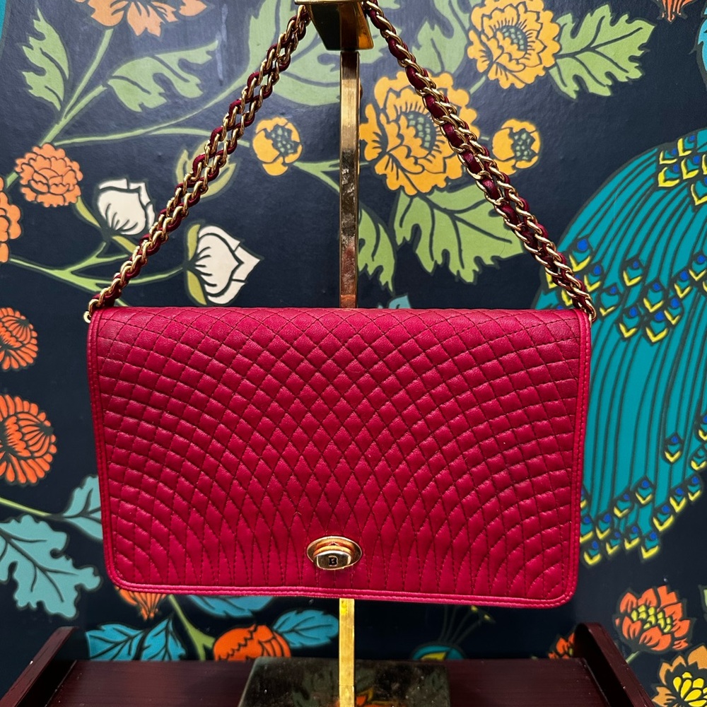 Vintage 1980s Bally Red Quilted Lambskin Leather Chain Shoulder / Crossbody Bag - Picture 3 of 11